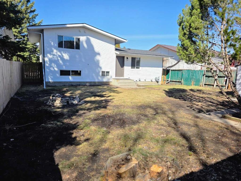 









4108


53

Avenue,
Innisfail,




AB
T4G 1G2

