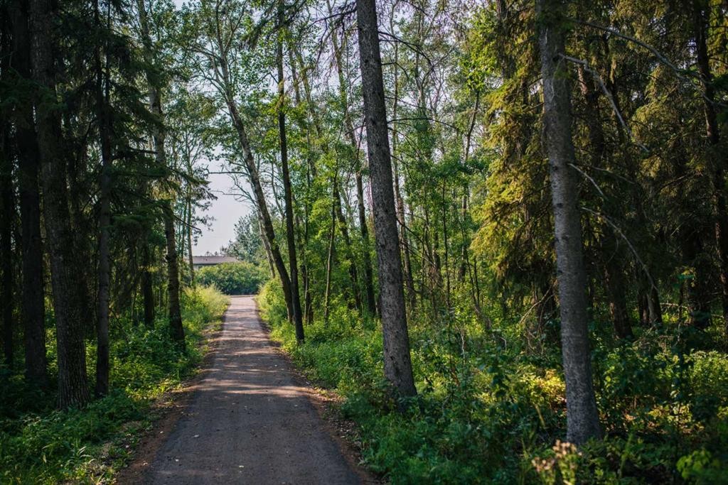 









28124


Township Road 412

, 33,
Rural Lacombe County,







AB
T4L 2N3

