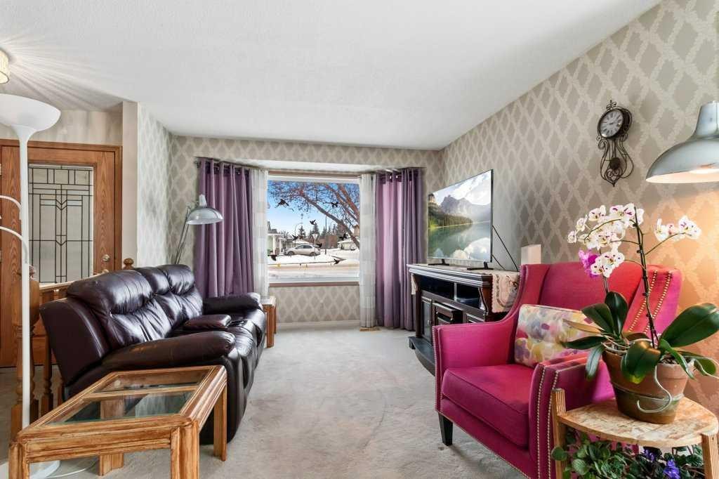 









27


Ellis

Street,
Red Deer,




AB
T4R 2C8

