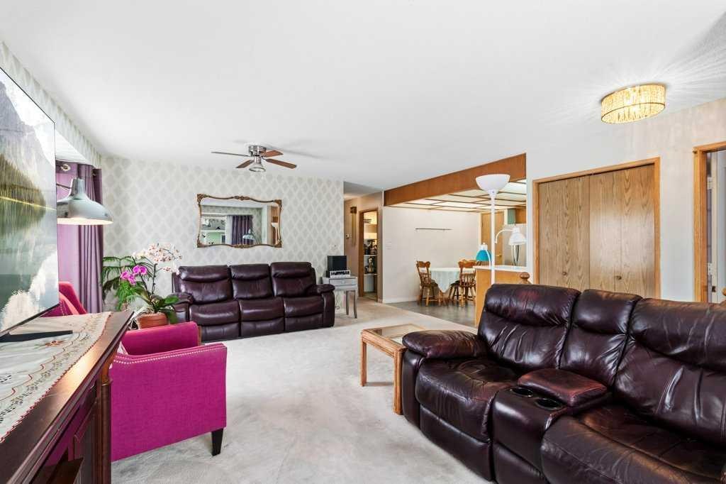 









27


Ellis

Street,
Red Deer,




AB
T4R 2C8

