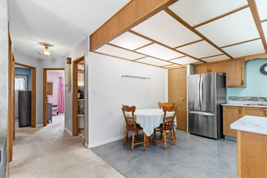 









27


Ellis

Street,
Red Deer,




AB
T4R 2C8

