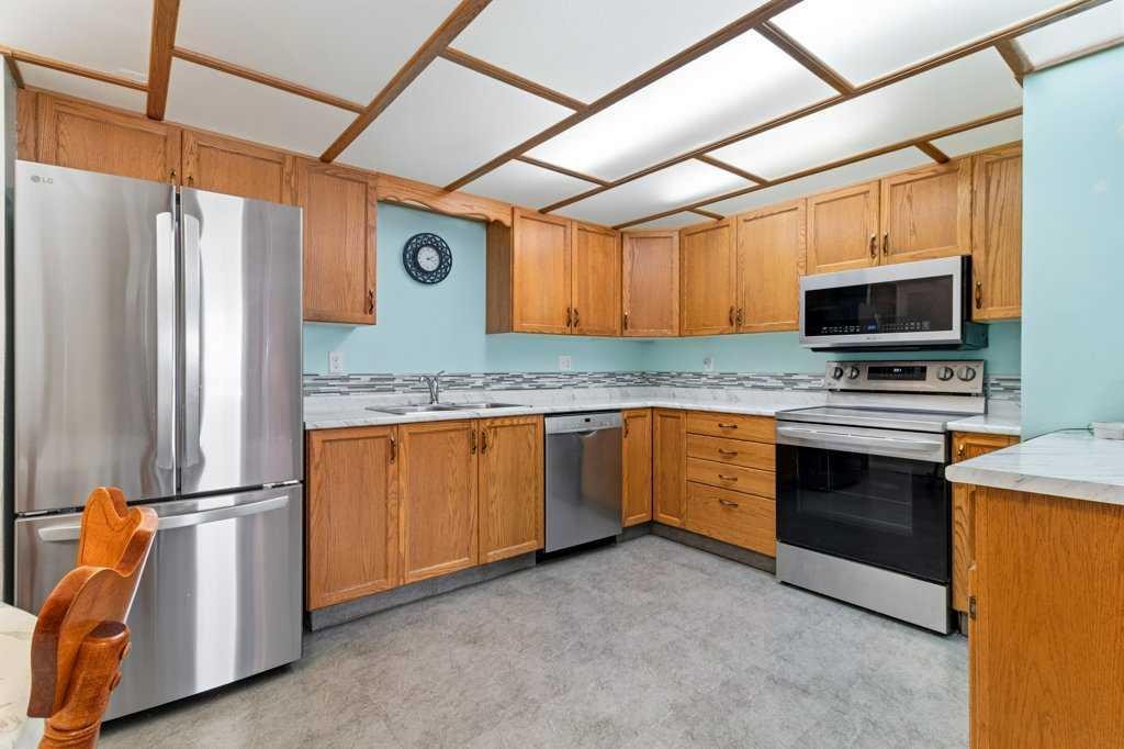 









27


Ellis

Street,
Red Deer,




AB
T4R 2C8

