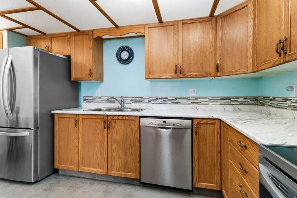 









27


Ellis

Street,
Red Deer,




AB
T4R 2C8

