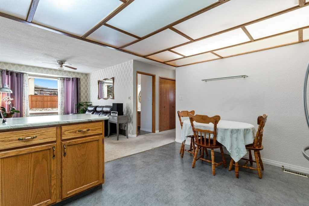 









27


Ellis

Street,
Red Deer,




AB
T4R 2C8

