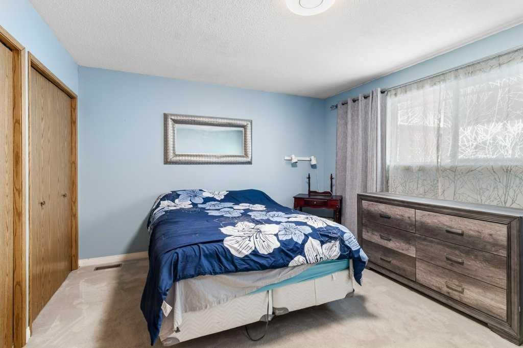 









27


Ellis

Street,
Red Deer,




AB
T4R 2C8

