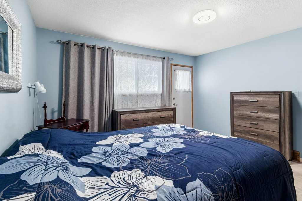 









27


Ellis

Street,
Red Deer,




AB
T4R 2C8

