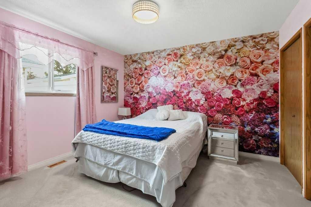 









27


Ellis

Street,
Red Deer,




AB
T4R 2C8

