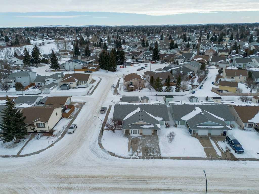 









27


Ellis

Street,
Red Deer,




AB
T4R 2C8

