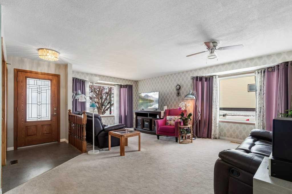 









27


Ellis

Street,
Red Deer,




AB
T4R 2C8

