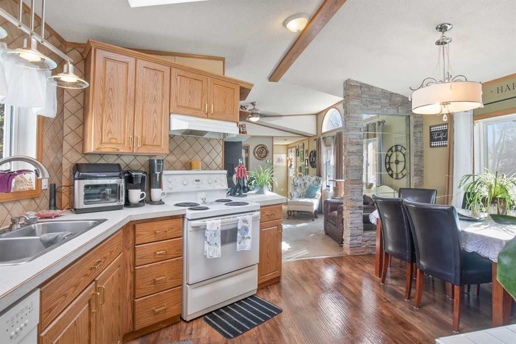 









41513


Highway 771

, 60,
Rural Lacombe County,




AB
T0C 0J0

