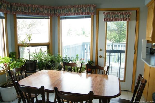 









5606


46

Avenue West,
Forestburg,




AB
T0B 1N0

