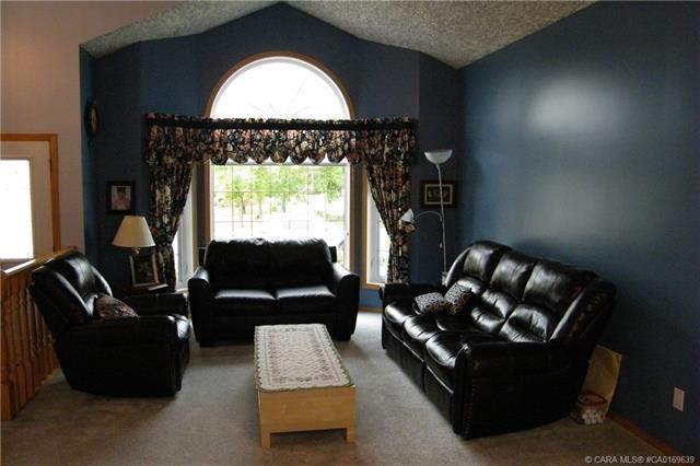 









5606


46

Avenue West,
Forestburg,




AB
T0B 1N0

