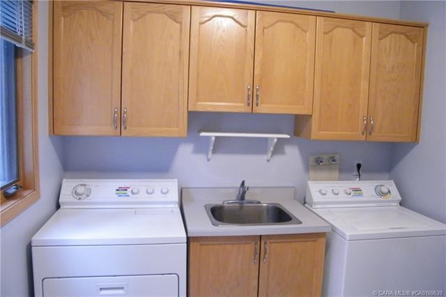 









5606


46

Avenue West,
Forestburg,




AB
T0B 1N0

