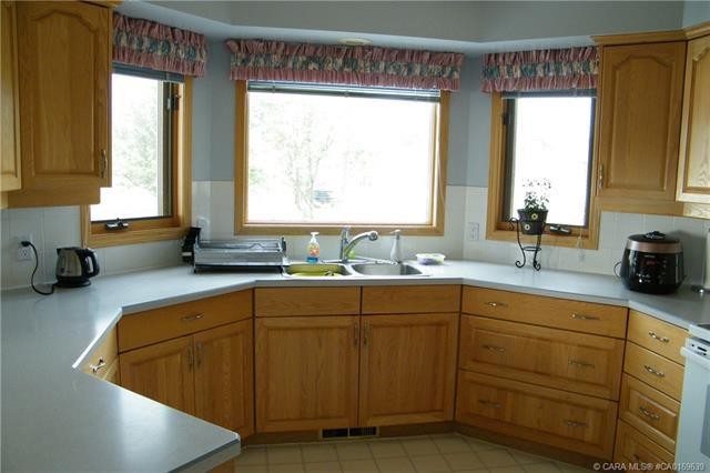 









5606


46

Avenue West,
Forestburg,




AB
T0B 1N0

