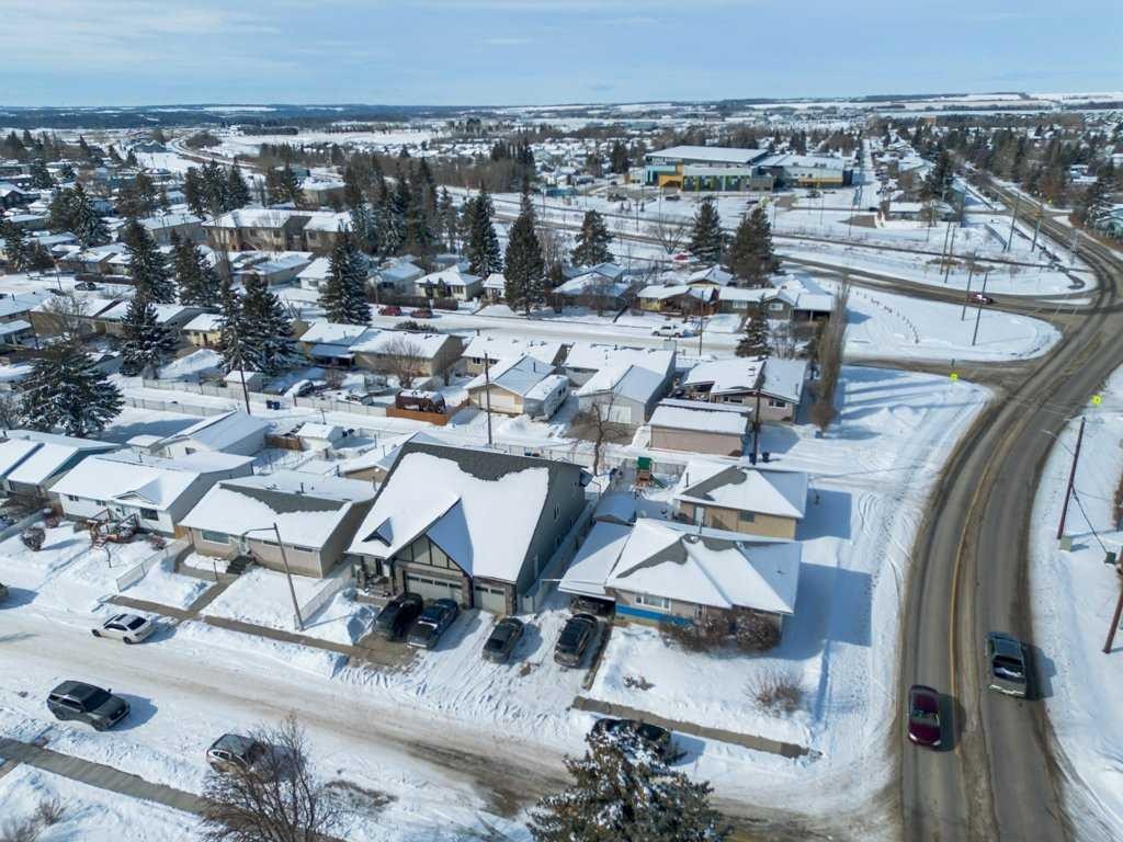 









5224


Lawton

Avenue, A&B,
Blackfalds,




AB
T0M 0J0

