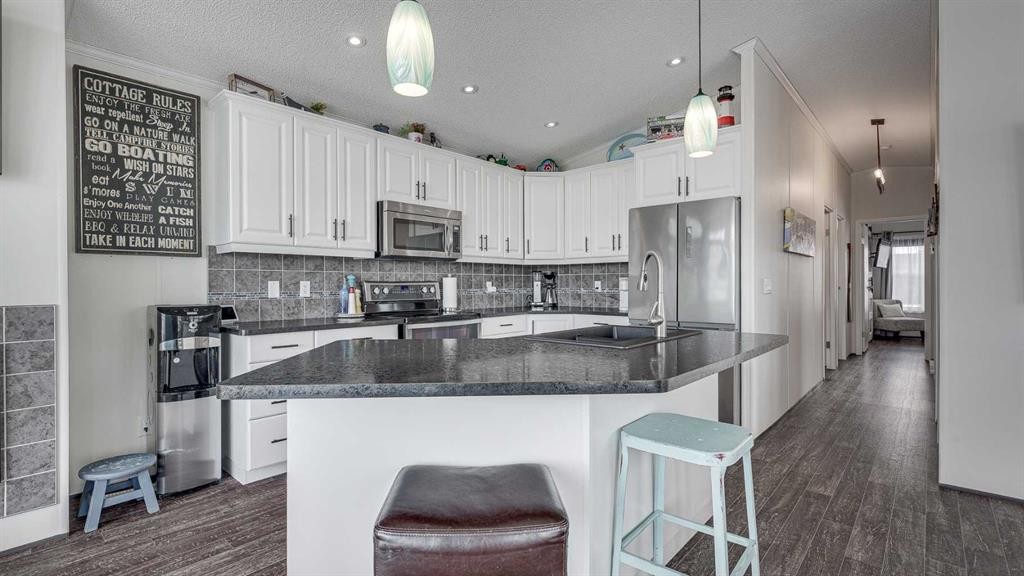 









41019


Range Road 11

, 18,
Rural Lacombe County,




AB
T0C0J1

