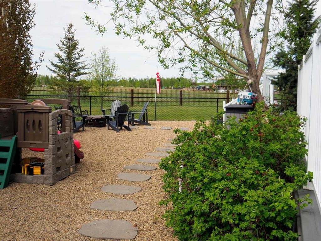 









41019


Range Road 11

, 18,
Rural Lacombe County,




AB
T0C0J1

