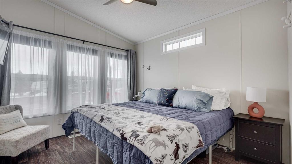 









41019


Range Road 11

, 18,
Rural Lacombe County,




AB
T0C0J1

