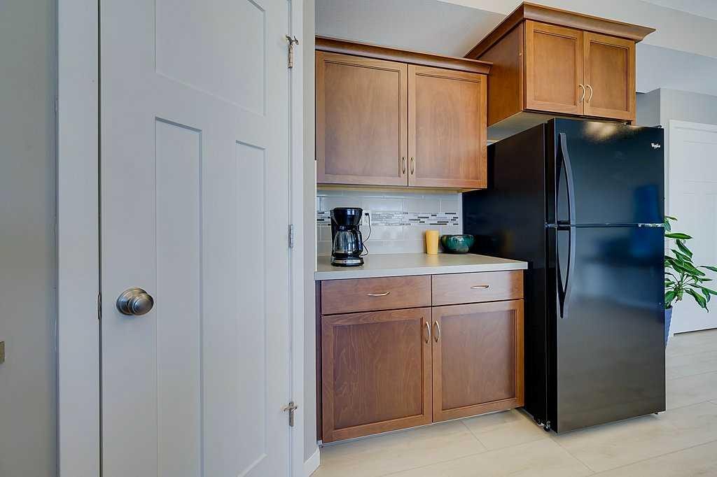 









5301


Windward

Place, 7,
Sylvan Lake,




AB
T4S 0H5


