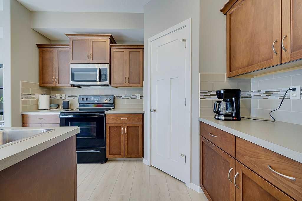 









5301


Windward

Place, 7,
Sylvan Lake,




AB
T4S 0H5

