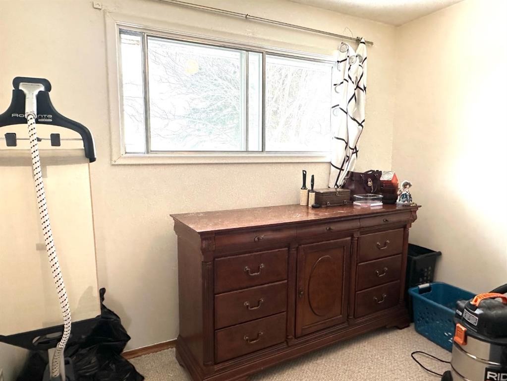 









5240


50

Avenue,
Holden,




AB
T0B2C0

