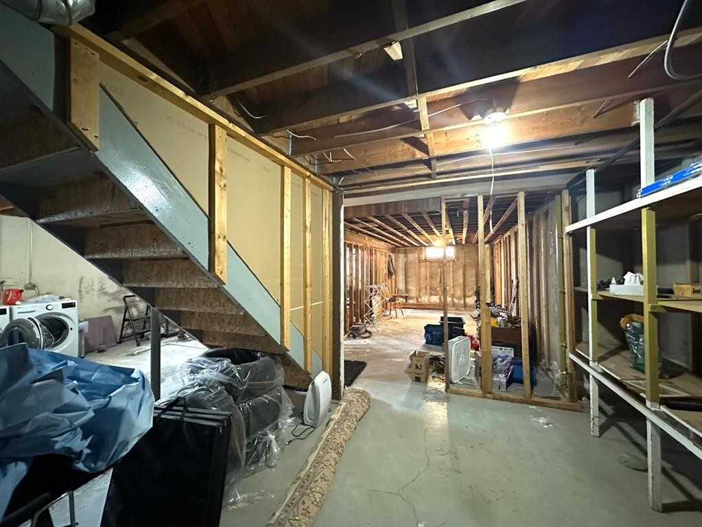 









5240


50

Avenue,
Holden,




AB
T0B2C0

