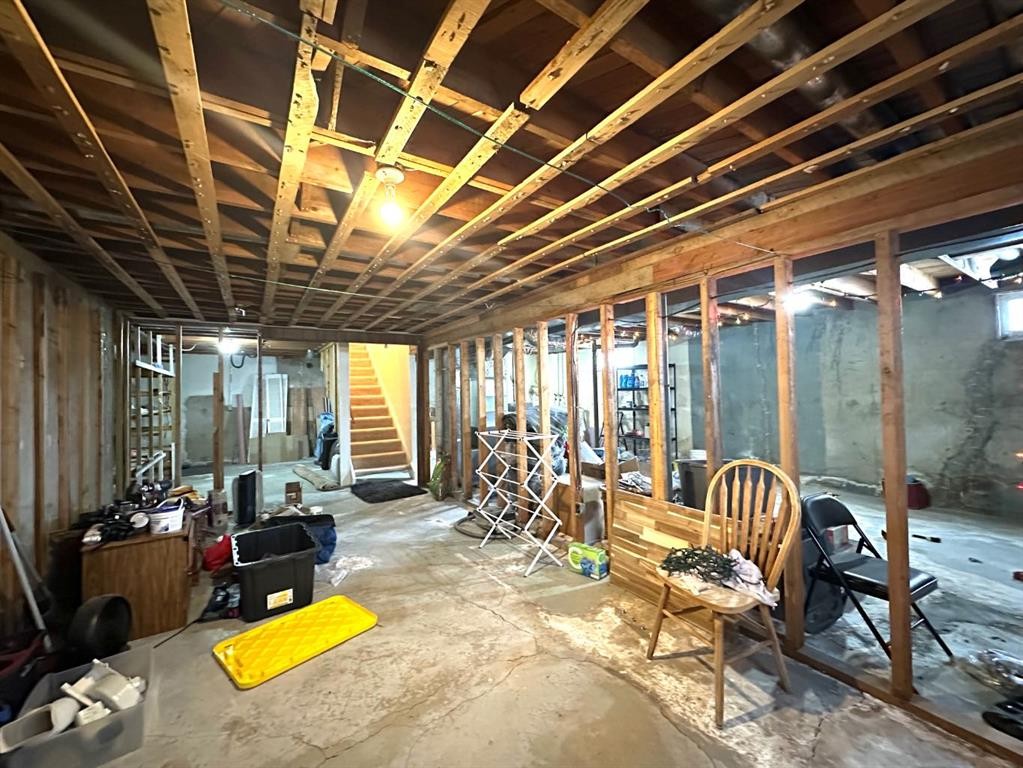 









5240


50

Avenue,
Holden,




AB
T0B2C0

