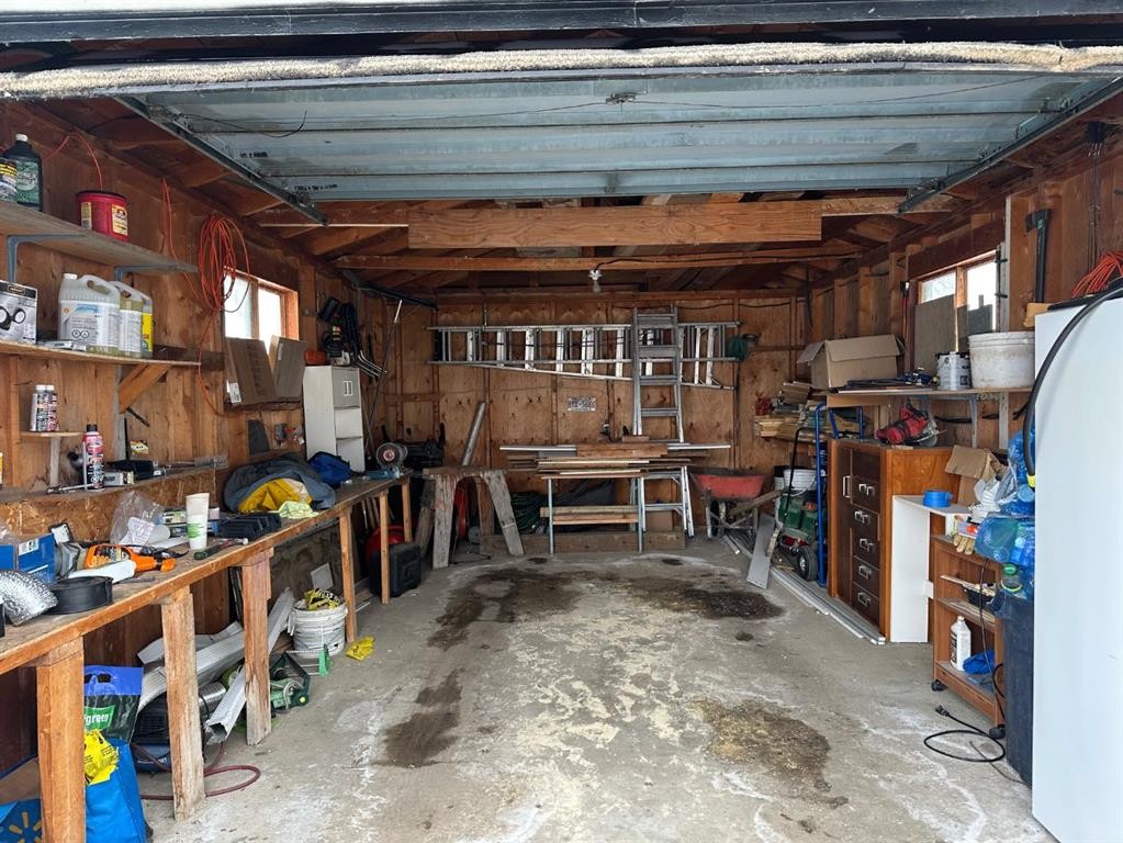 









5240


50

Avenue,
Holden,




AB
T0B2C0

