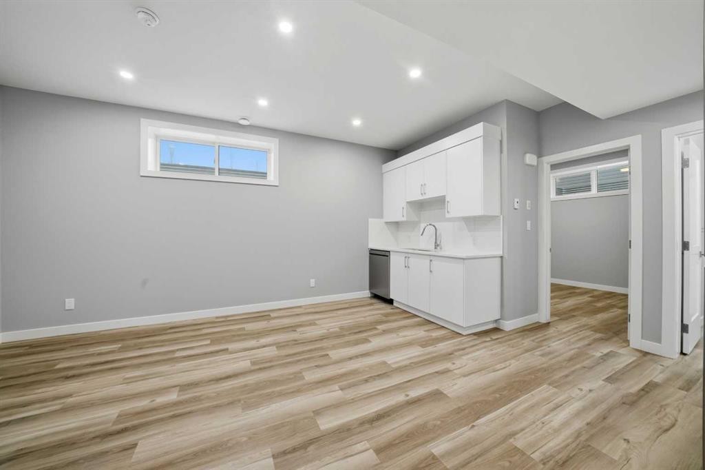 









70


Palmer

Circle,
Blackfalds,




AB
T0M 0J2

