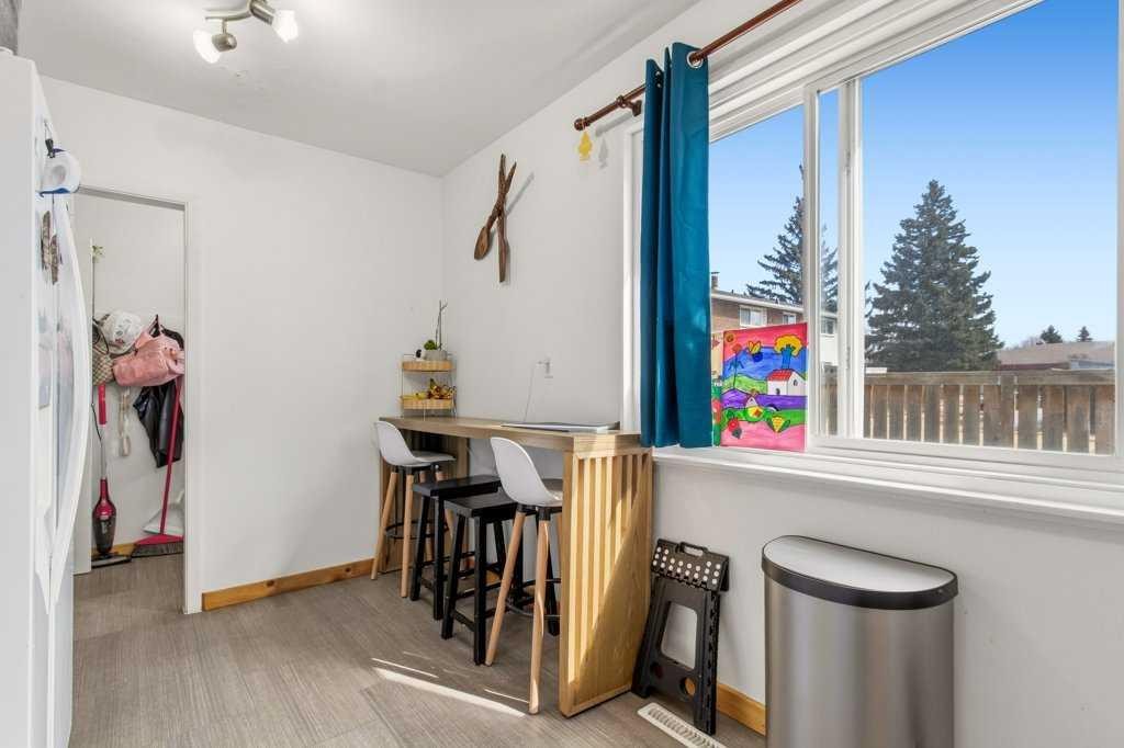 









3907


39

Street, 1003,
Red Deer,




AB
T4N 0M6

