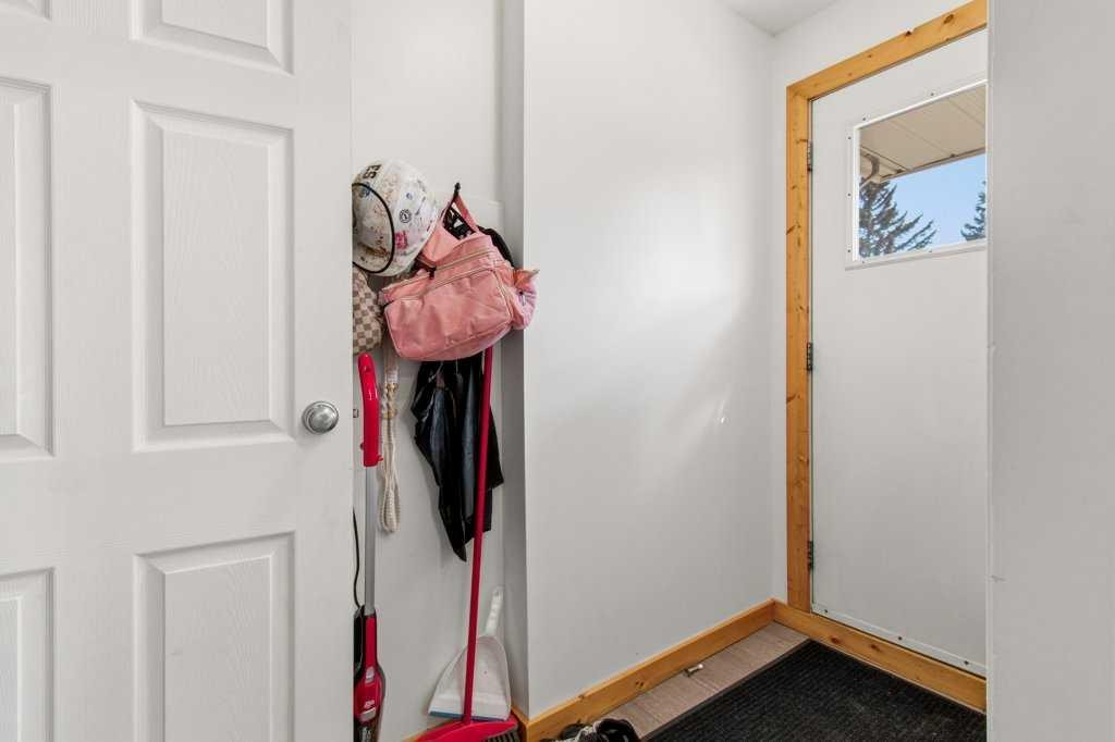 









3907


39

Street, 1003,
Red Deer,




AB
T4N 0M6

