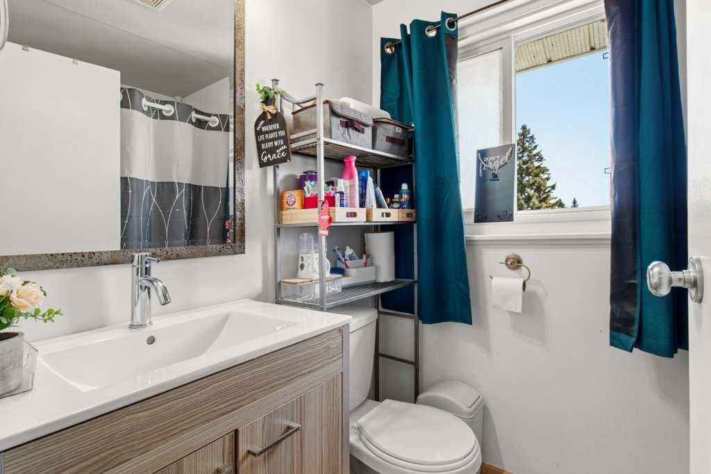 









3907


39

Street, 1003,
Red Deer,




AB
T4N 0M6

