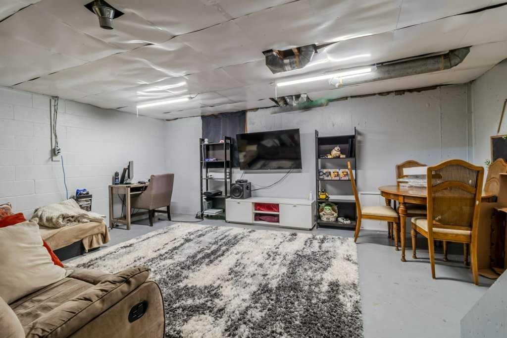 









3907


39

Street, 1003,
Red Deer,




AB
T4N 0M6

