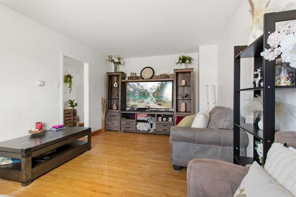 









3907


39

Street, 1003,
Red Deer,




AB
T4N 0M6

