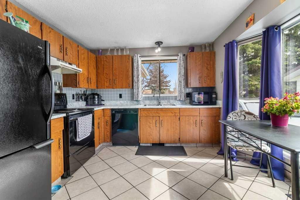 









10


Chappel

Drive,
Red Deer,




AB
T4P 2R8

