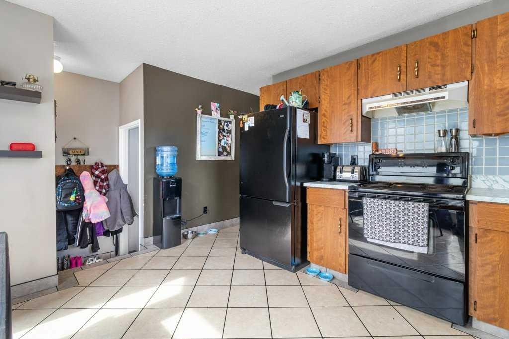 









10


Chappel

Drive,
Red Deer,




AB
T4P 2R8

