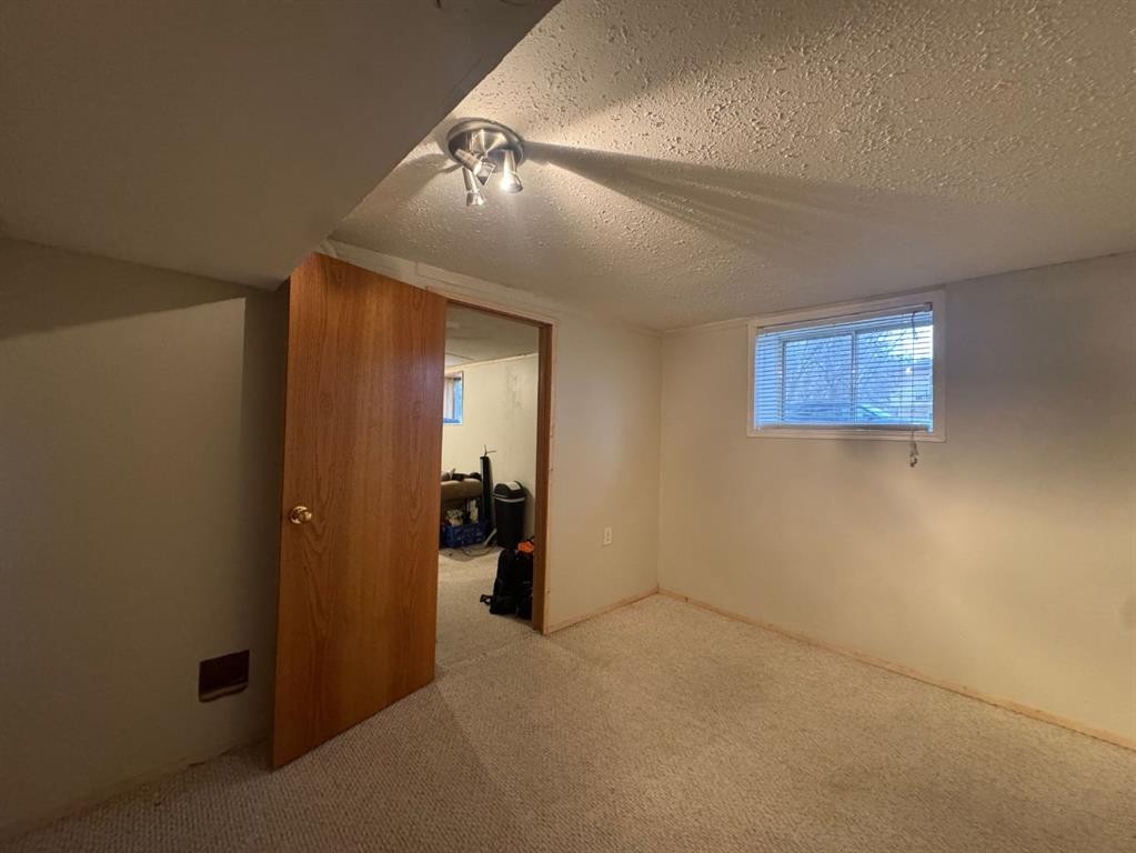 









5319


47

Avenue,
Wetaskiwin,




AB
T9A 0K9

