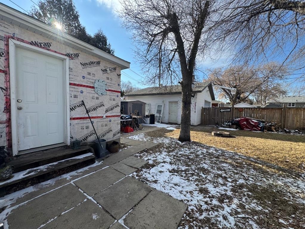 









5319


47

Avenue,
Wetaskiwin,




AB
T9A 0K9

