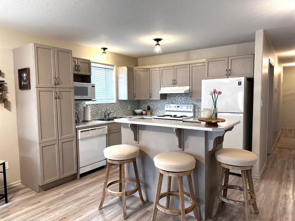 









4811


48

Street, 203,
Camrose,




AB
T4V1L4

