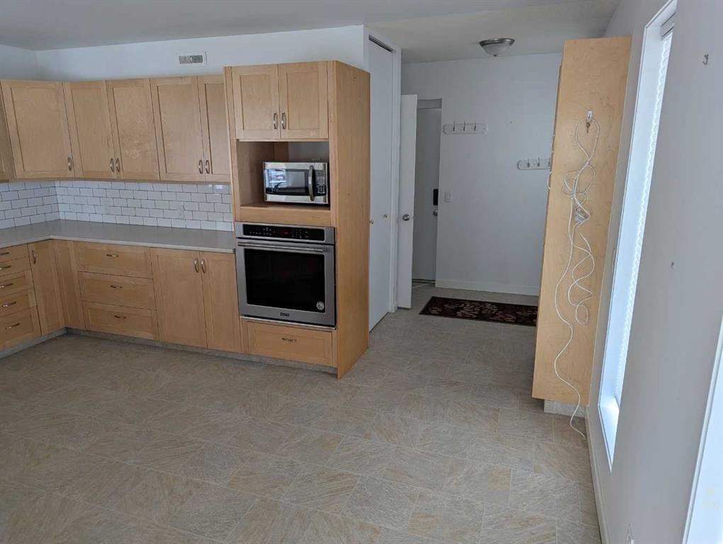 









6210


53

Avenue,
Camrose,




AB
T4V 4H4

