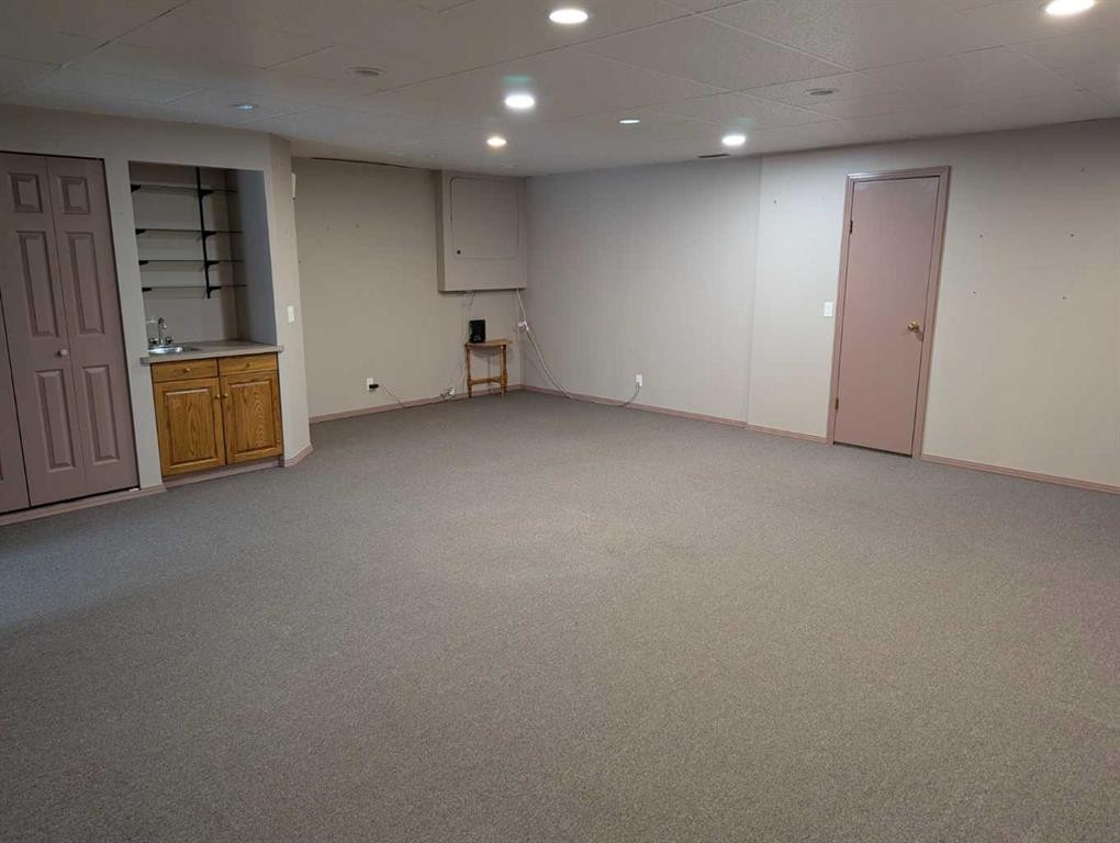 









6210


53

Avenue,
Camrose,




AB
T4V 4H4

