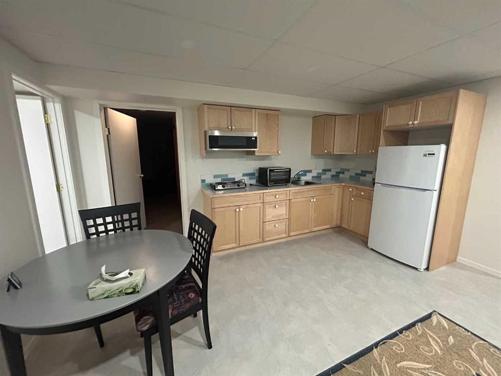 









6210


53

Avenue,
Camrose,




AB
T4V 4H4

