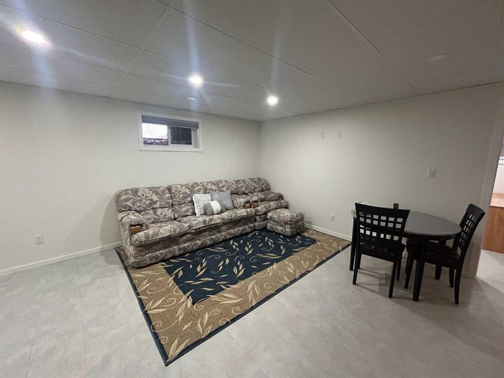 









6210


53

Avenue,
Camrose,




AB
T4V 4H4

