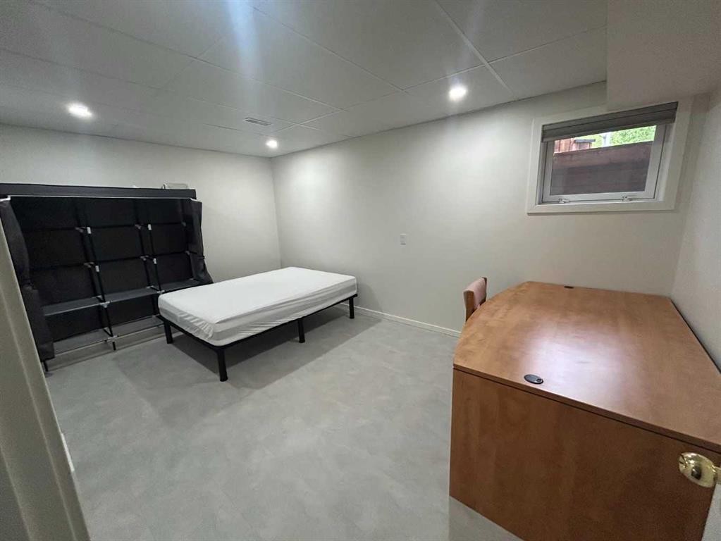 









6210


53

Avenue,
Camrose,




AB
T4V 4H4

