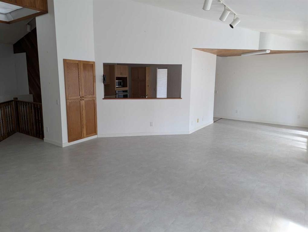 









6210


53

Avenue,
Camrose,




AB
T4V 4H4

