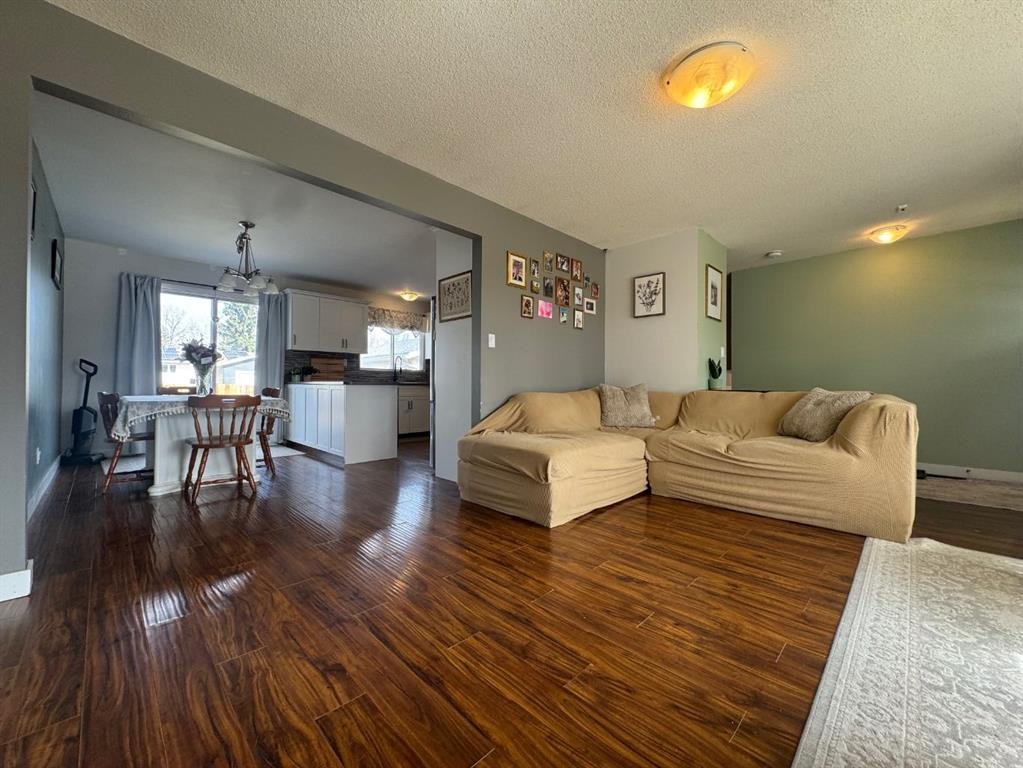 









5718


Marler

Drive,
Camrose,




AB
T4V 2S8

