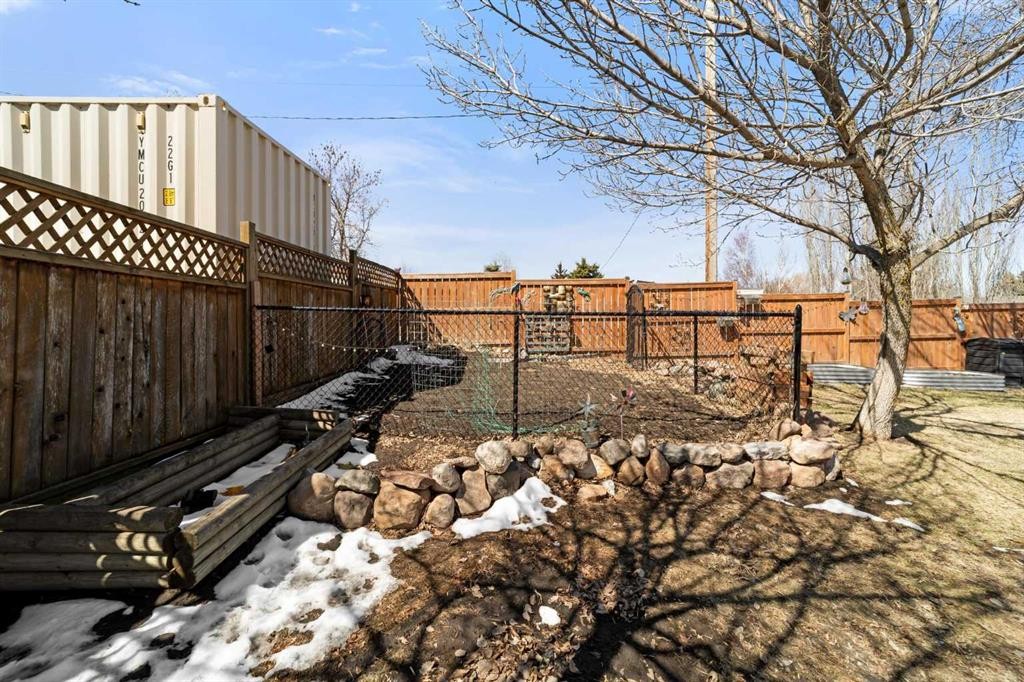 









117


James

Street,
Bittern Lake,




AB
T0C 0L0

