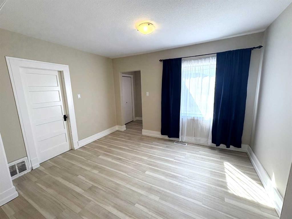 









4915


46

Street,
Camrose,




AB
T4V 1G9

