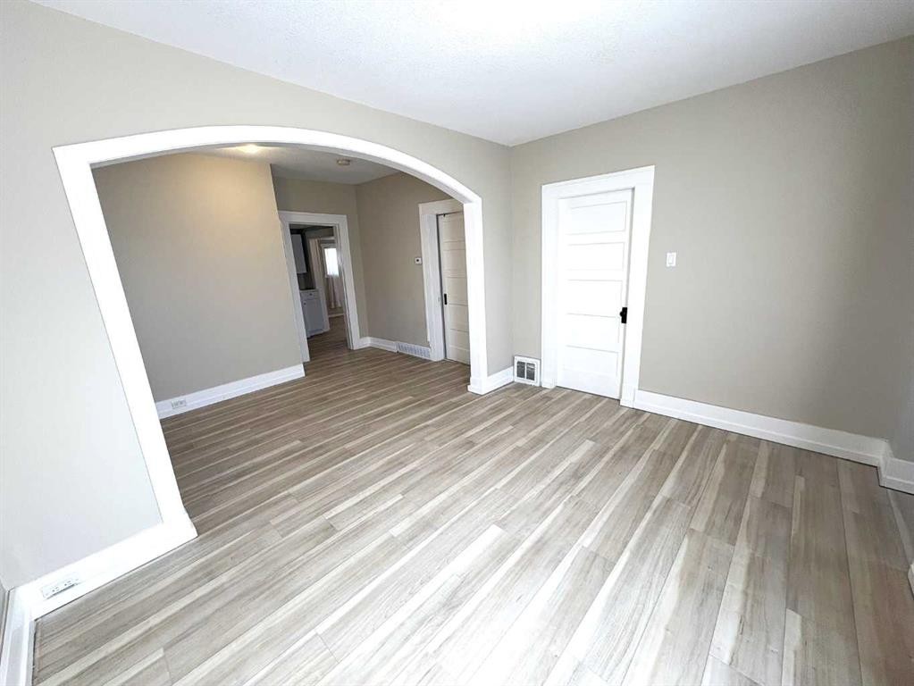 









4915


46

Street,
Camrose,




AB
T4V 1G9

