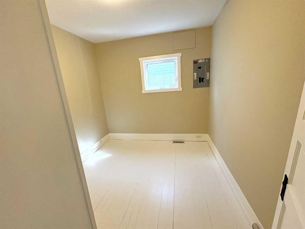 









4915


46

Street,
Camrose,




AB
T4V 1G9

